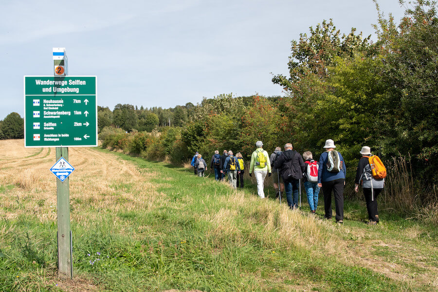 33.Pfingstwanderung am 08.Juni 2025 2 Wandergruppe in Seiffen