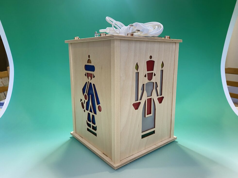 Elektrische beleuchtete Weihnachtslaterne 1 Elektrische beleuchtete Weihnachtslaterne 1