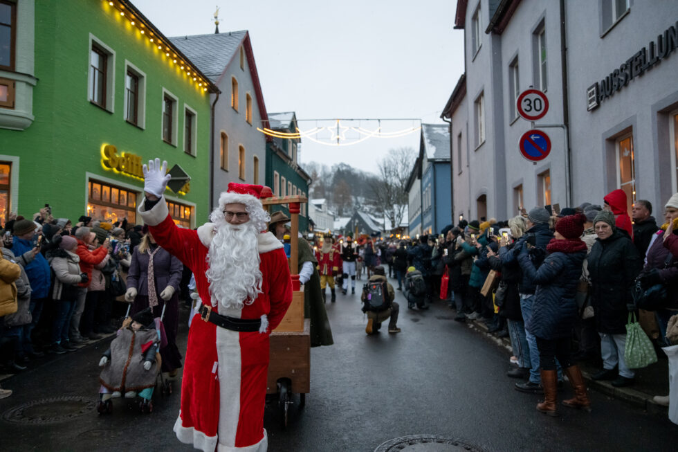 Große Bergparade mit 400 Trachtenträgern 6