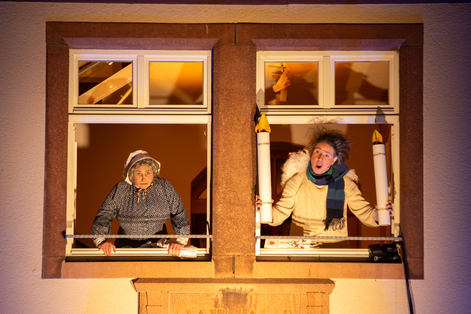 Fenstertheater am Rathaus - „Frau Holle verliert die Kontrolle“ 1