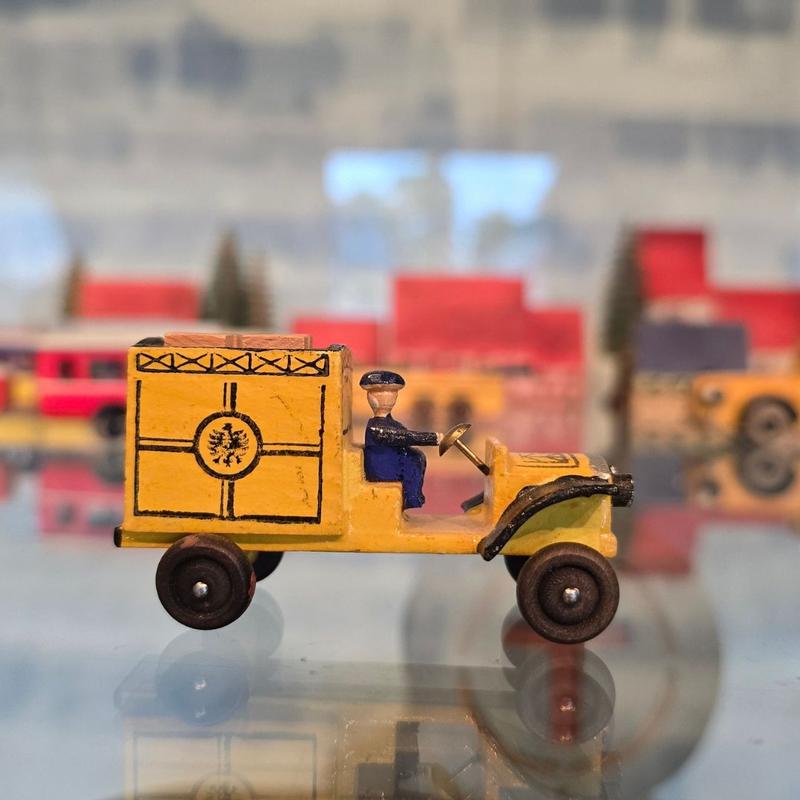 Kabinettausstellung im Dachgeschoß "Auf Achse"