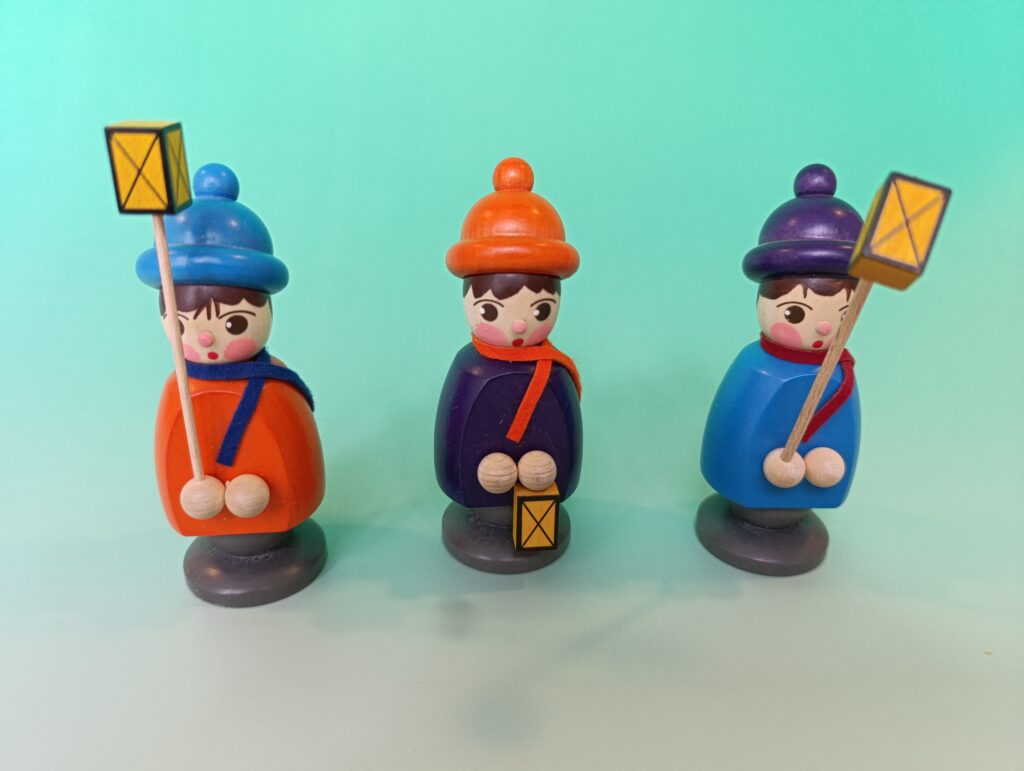 3 Laternenkinder 10 cm farbig 1 3 Laternenkinder 10 cm farbig 1