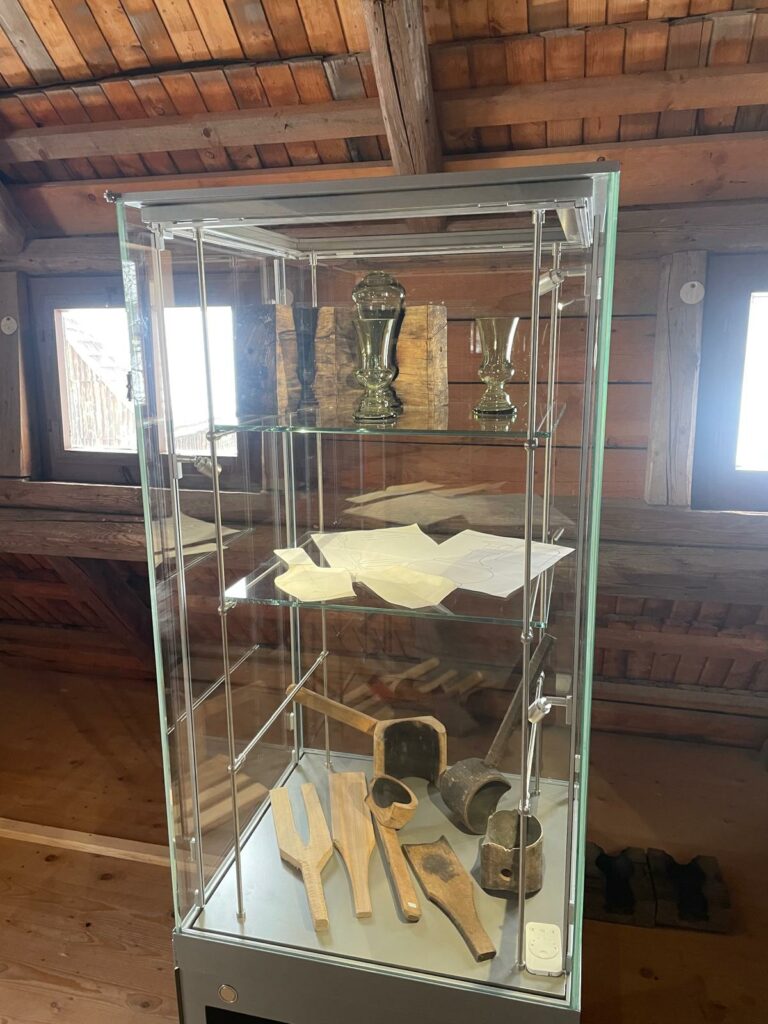 Eröffnung „Die Wurzeln der Ringe – Vom Glasformenmachen zum Reifendrehen“ 2